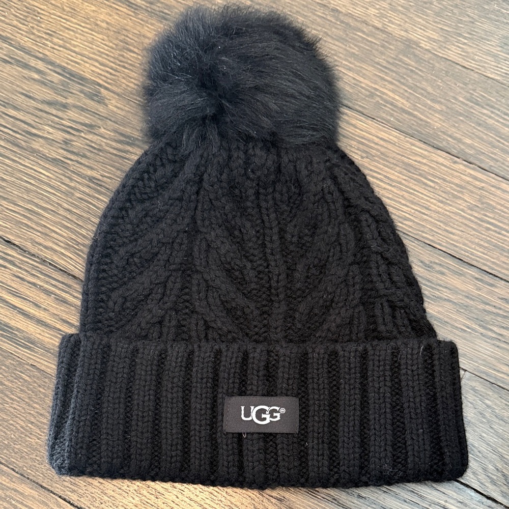 Ugg cable knit beanie